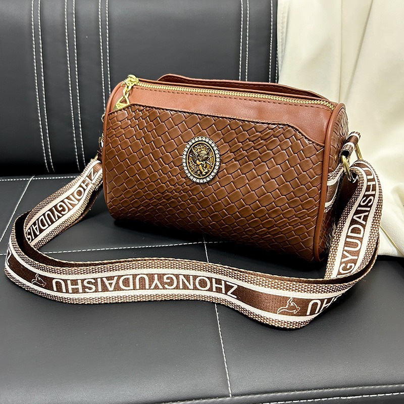 High Quality New Free Designer Bag, Simple Women's Soft Leather Boston Pillow 2024 New Fashionable Commuting Multi Compartment Shoulder Bag