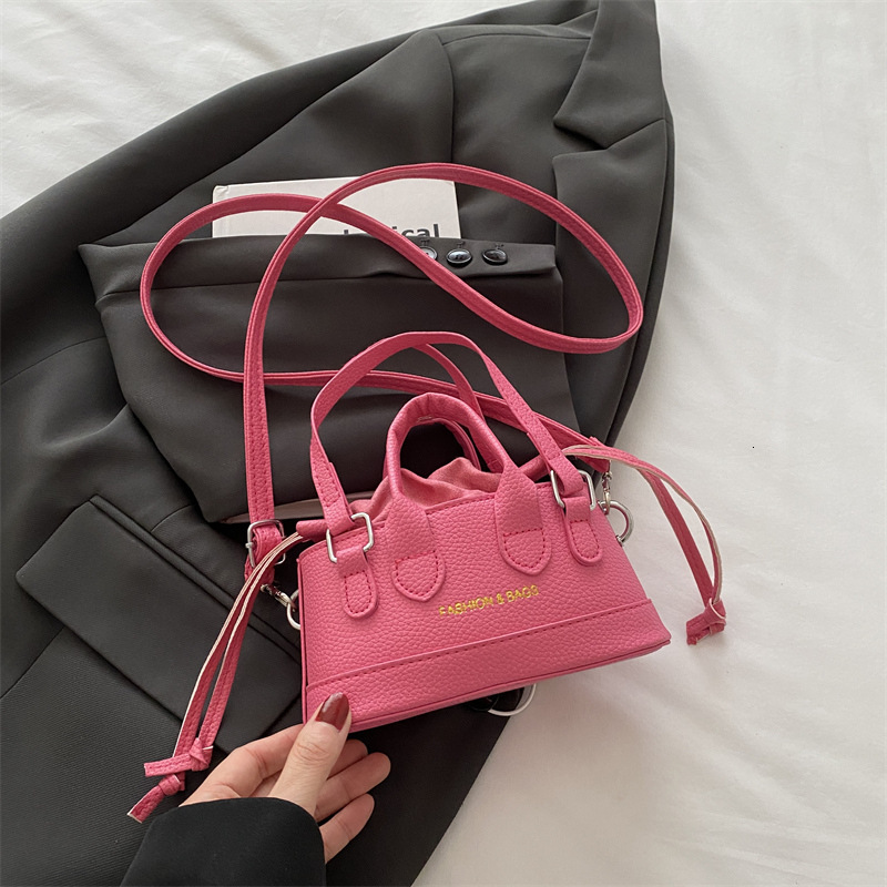 Handbag For Women 2025 Luxury Bag New Mini Crossbody With Stylish Design Single Shoulder New Free Delivery Designer Bag Texture Casual Armpit Bag