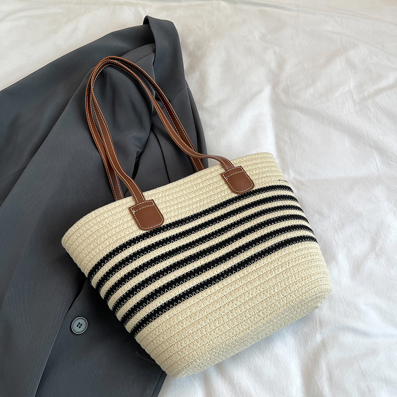 Free Delivery Designer Bag Woven Grass Woven For Women Large Capacity 2025 New Summer Versatile Shoulder Textured Commuting Beach Luxury Bag
