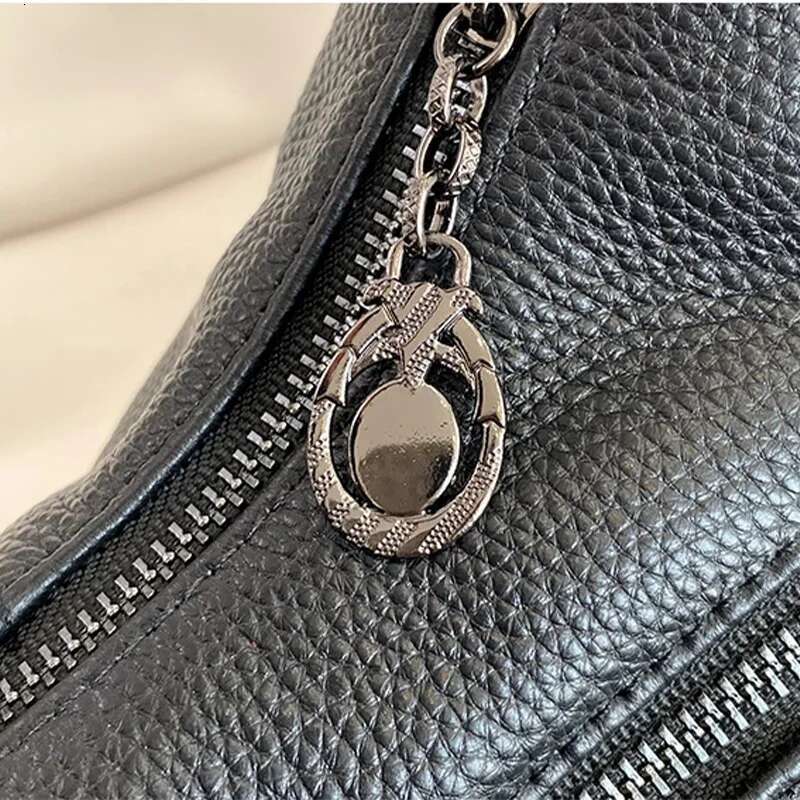 Genuine Leather Fashion Tassel Handbags Crossbody Bags Women's Solid Colours Satchel Large Capacity