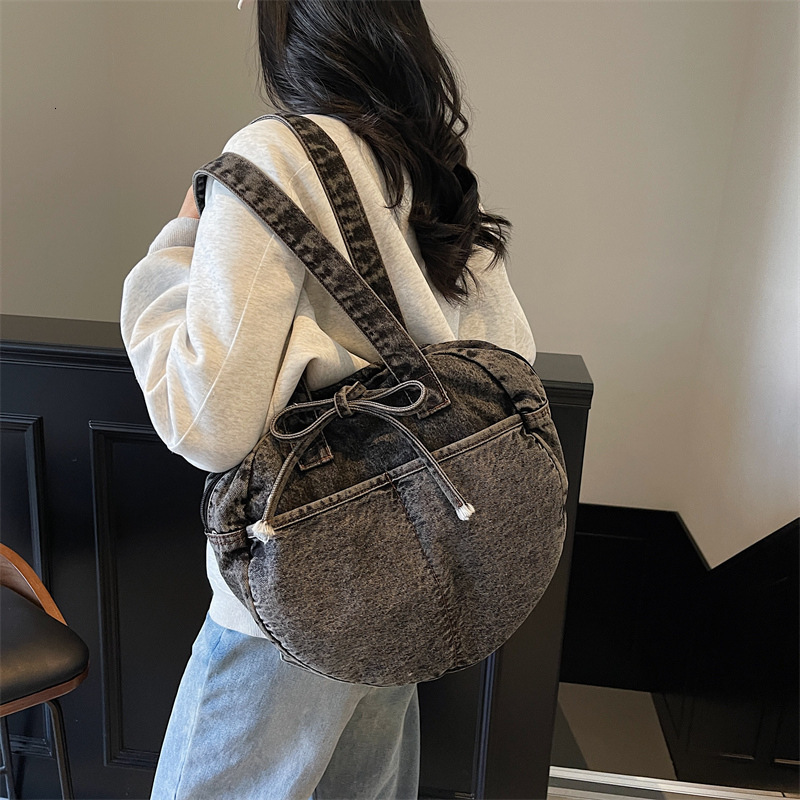 Denim women's 2025 new trendy casual shoulder large capacity class commuting crossbody bag, tote bag