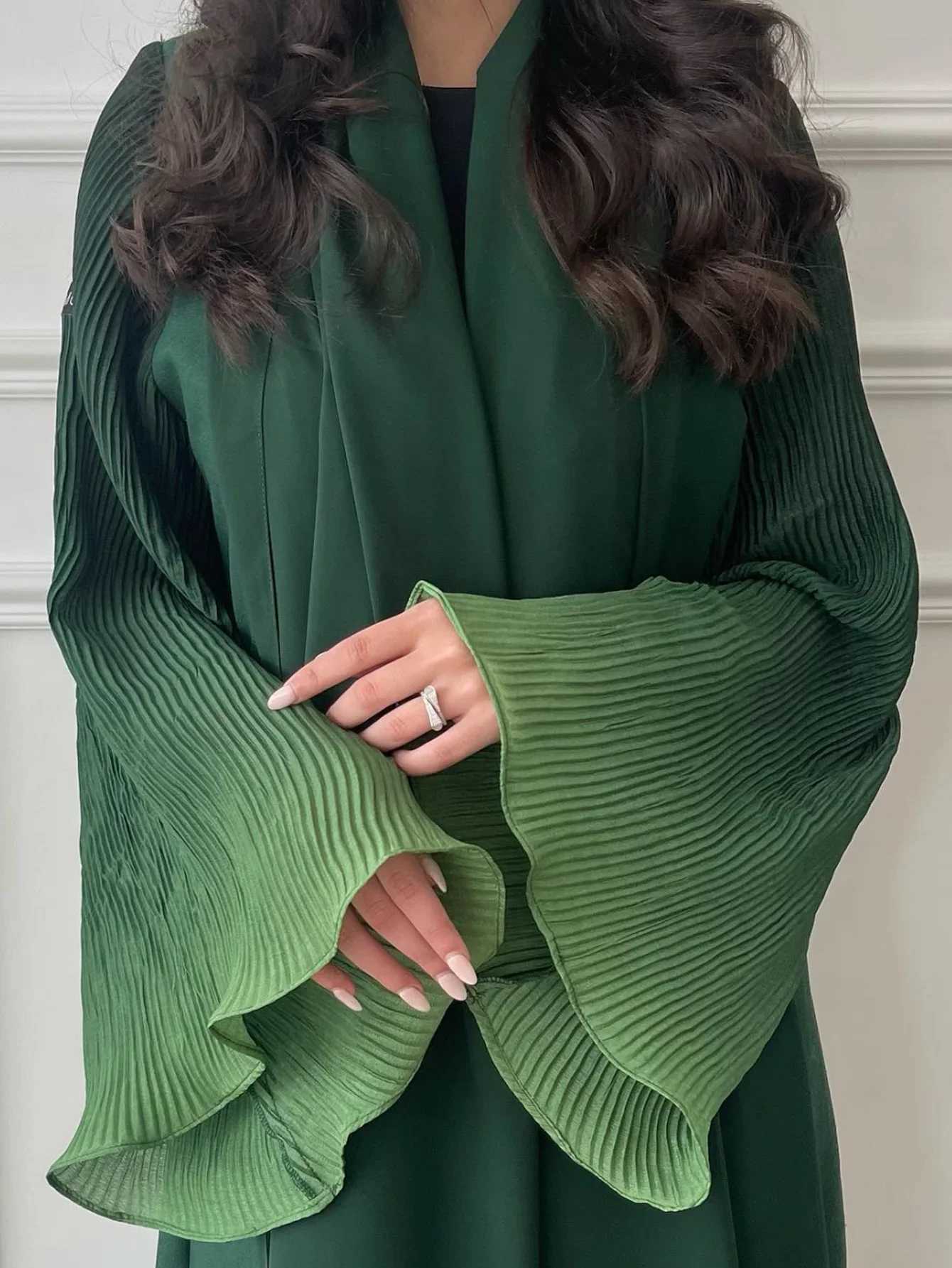 Muslim Flare Slve Casual Arabian Abayas Middle-East Elegant Open Front Abaya Turkey Kaftans Women Jilbabs Islamic Maxi Dresses X2505141