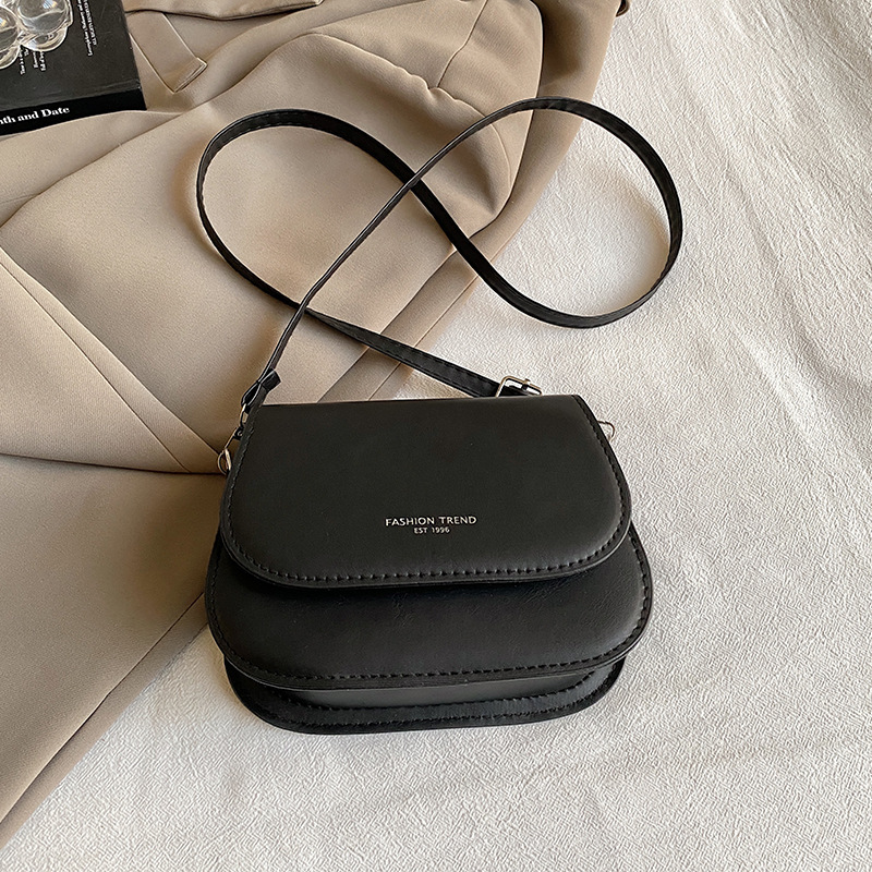 Free Delivery Designer Bag Candy Colored Autumn And Winter New Versatile Shoulder Fashionable Small Fresh High End Texture Saddle Commuting Crossbody 
