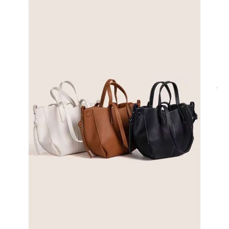 Handheld Tote With Large Capacity, Trendy Fashionable Women's Bag, Niche And High-End Single Shoulder Bag