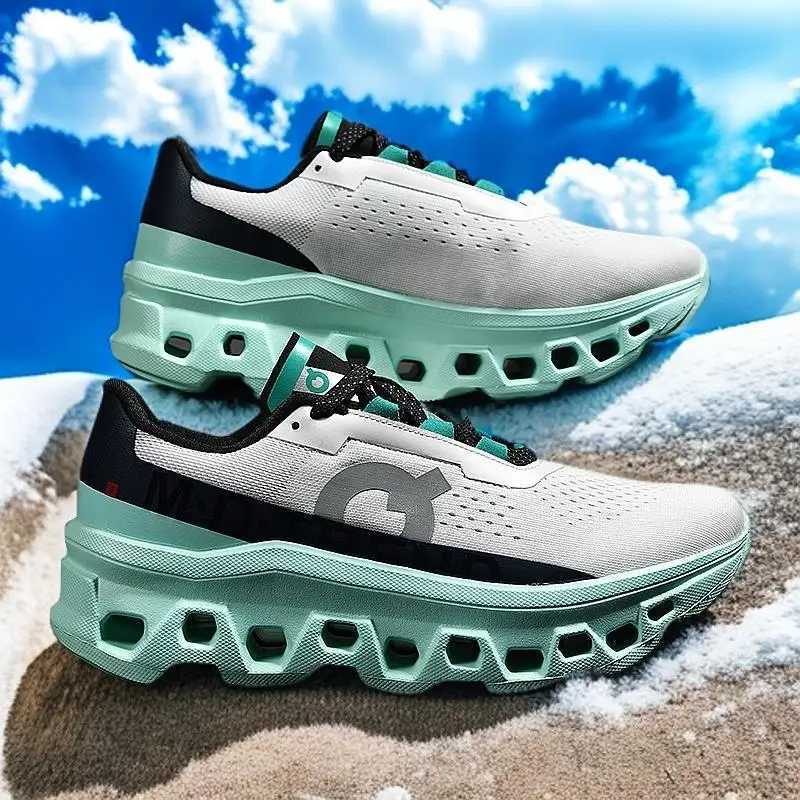 New outdoor sports shoes for men and women casual fashion Breathable running shoes Breathable couple shoes M250520