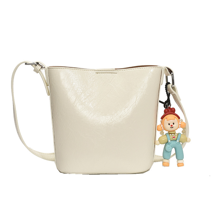Korean niche underarm for women 2025 new trendy spring fashion bucket simple large capacity shoulder bag
