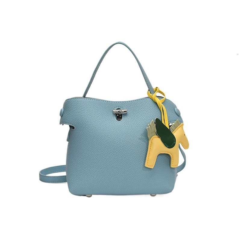 Designer Handbag Korean Niche Design Simple Hand Held Commuting Bag Women S Summer Versatile New Fashion Crossbody Bucket Bag Mini Storage Bag Free Sh