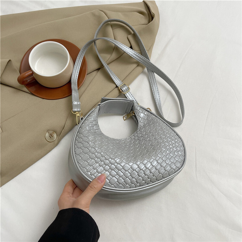 Free Delivery Designer Bag Handheld Single Shoulder Crossbody For Women In The Spring Of 2025 Fashionable Simple Casual Trendy And Stylish Crescent Lu