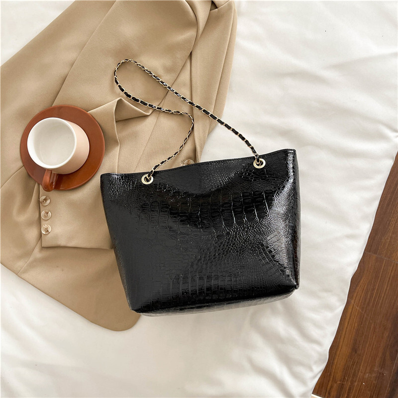 Personalized Fashion This Year's Trendy Handbag New Free Delivery Designer Bag 2025 New Style Fashionable And Atmospheric Commuter Underarm Singl