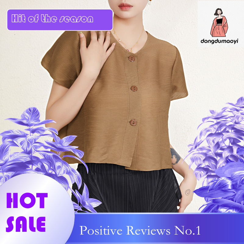 dongdumaoyi Button niche chiffon shirt, 2023 summer new round neck short sleeved top, pleated design, stylish