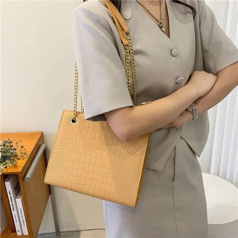 2024 Fashion Female Crossbody Bags For Women Designer Shoulder Chain Solid Color Messenger Bag Handbags