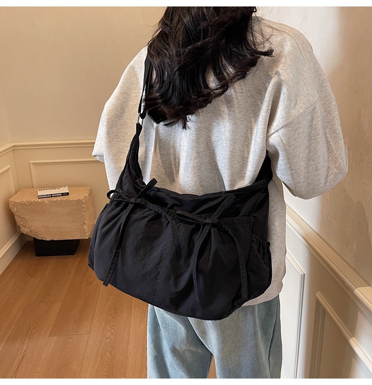Casual, pleated tote with large capacity, lightweight, suitable for travel, class, commuting, crossbody women's bag