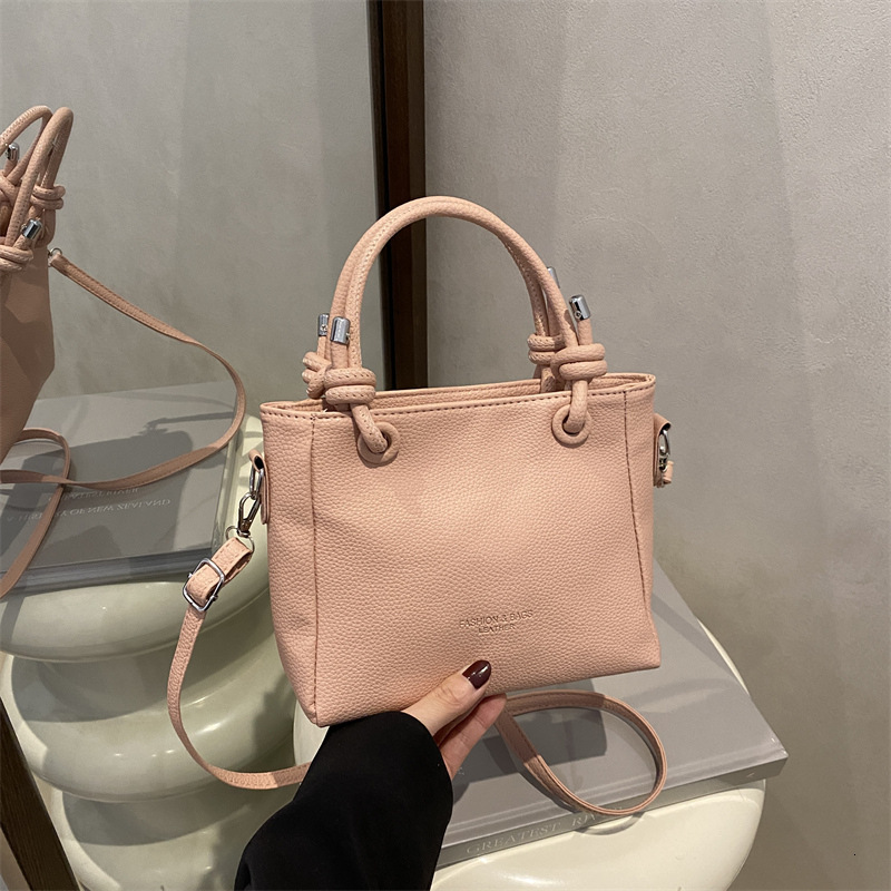 Fashion Niche Commuting Handheld Small Spring/summer 2025 New Free Delivery Designer Bag Luxury Bag New Style Simple Bucket For Women Single Shoulder 