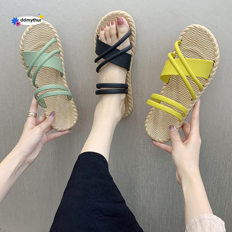 New sandals for summer wear, Roman style Korean version Instagram popular thick soled beach fashionable women's slippers ddmythur
