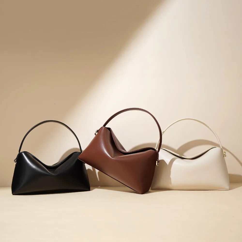 genuine leather bag with highend and niche n handheld single shoulder crossbody pillow womens 250514