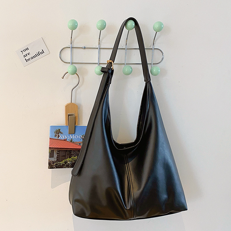 Free Delivery Designer Bag Commuting Textured Shoulder For Women 2025 Popular Korean Version This Year Temperament Underarm Tote Fashionable Woman Lux