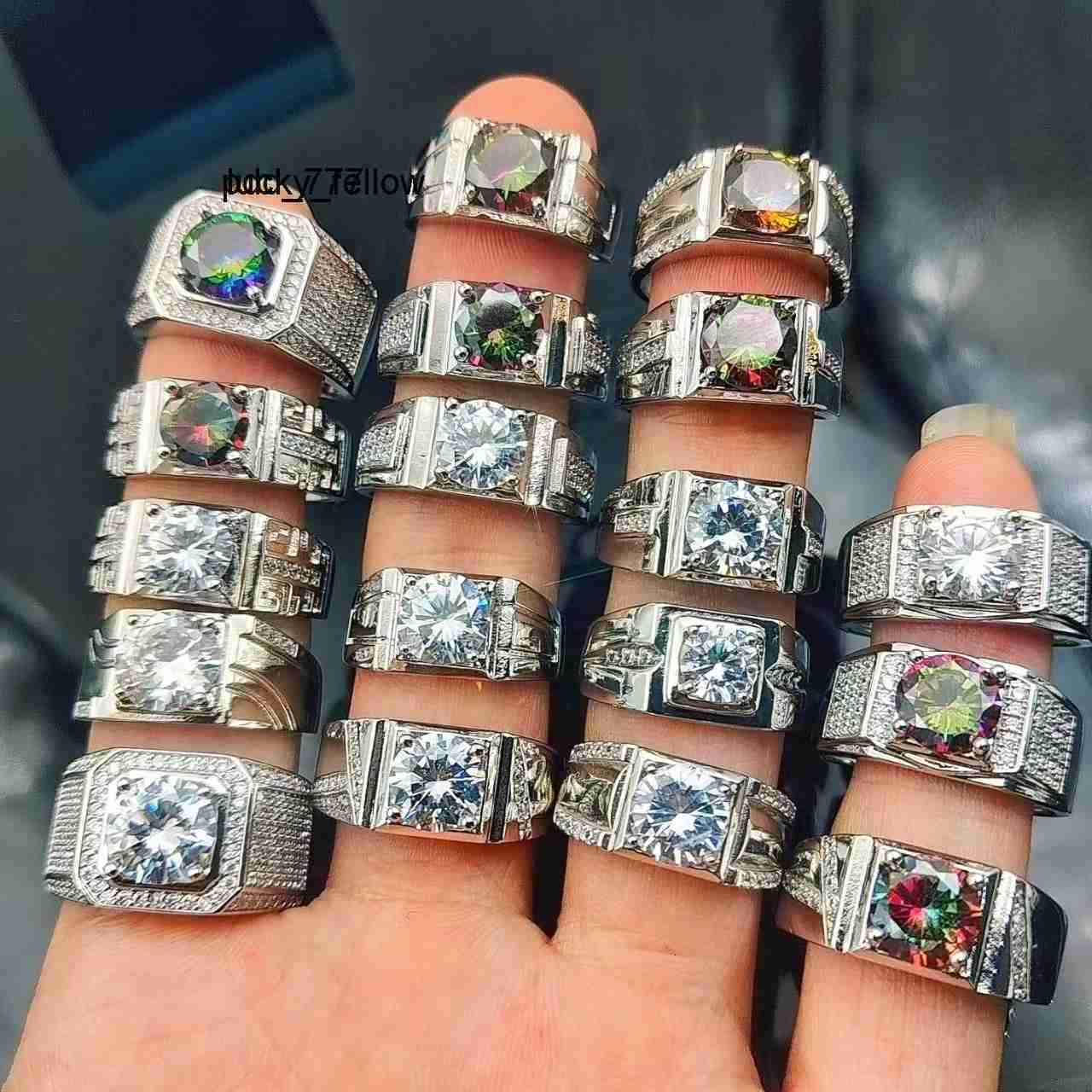High Quality Fashion Ring 2/3ct White Moissanite Moissaniteia Ring Jewelry for Men