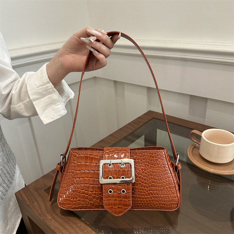 Premium Niche Design Shoulder 2025 Spring Summer New Style Luxury Bag Stylish And Highvalue Armpit Bag Temperament Small New Free Delivery Designer Ba