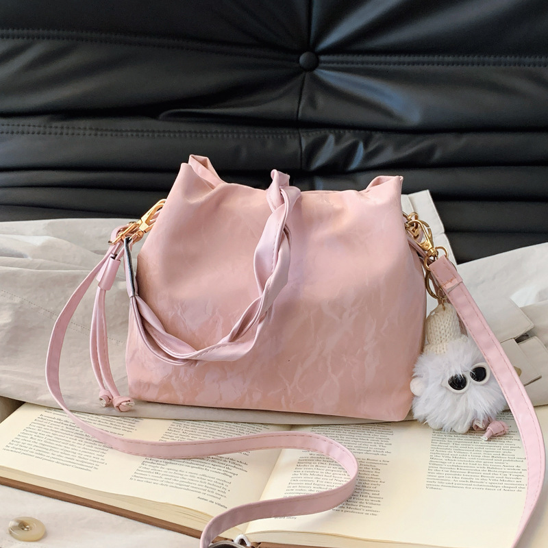 Korean Version Girl Drawstring With Pleats Large Capacity Casual Artistic And Simple Luxury Bag Free Delivery Designer Bag 2025 Handbag Water Bucket S
