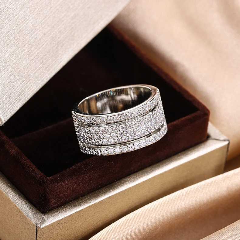 Luxurious 925 Silver Plated Womens Ring Fashion Shiny Zircon Jewelry for Wedding Rings Fashion Bridal Jewelry Couple RingsXJ250514