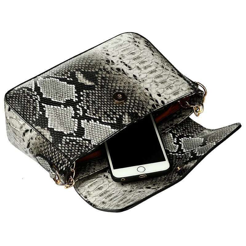 Female PU Matte Leather Chain Crossbody Bags New Fashion Small Snake Print Flap Shoulder Handbag for Girls Square Messenger Bag