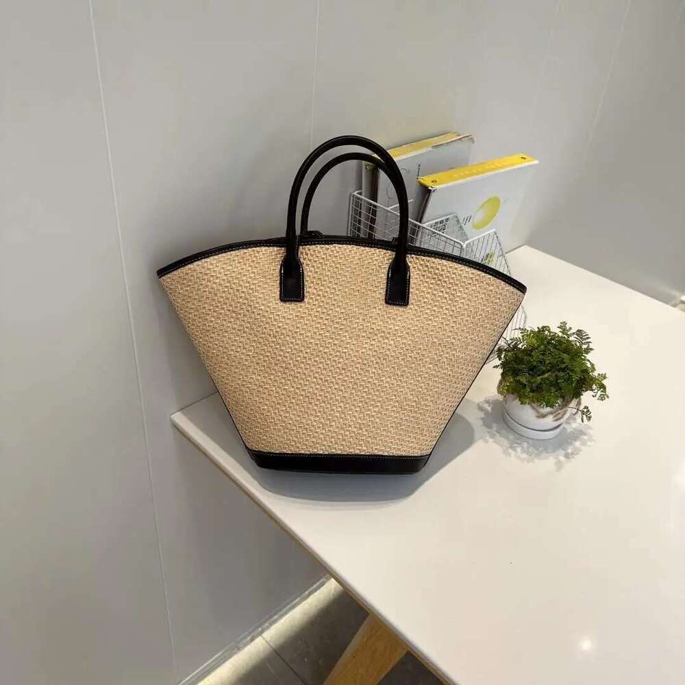 2025 New Handmade Straw Large Capacity Raffia Shoulder Tote Bag For Women