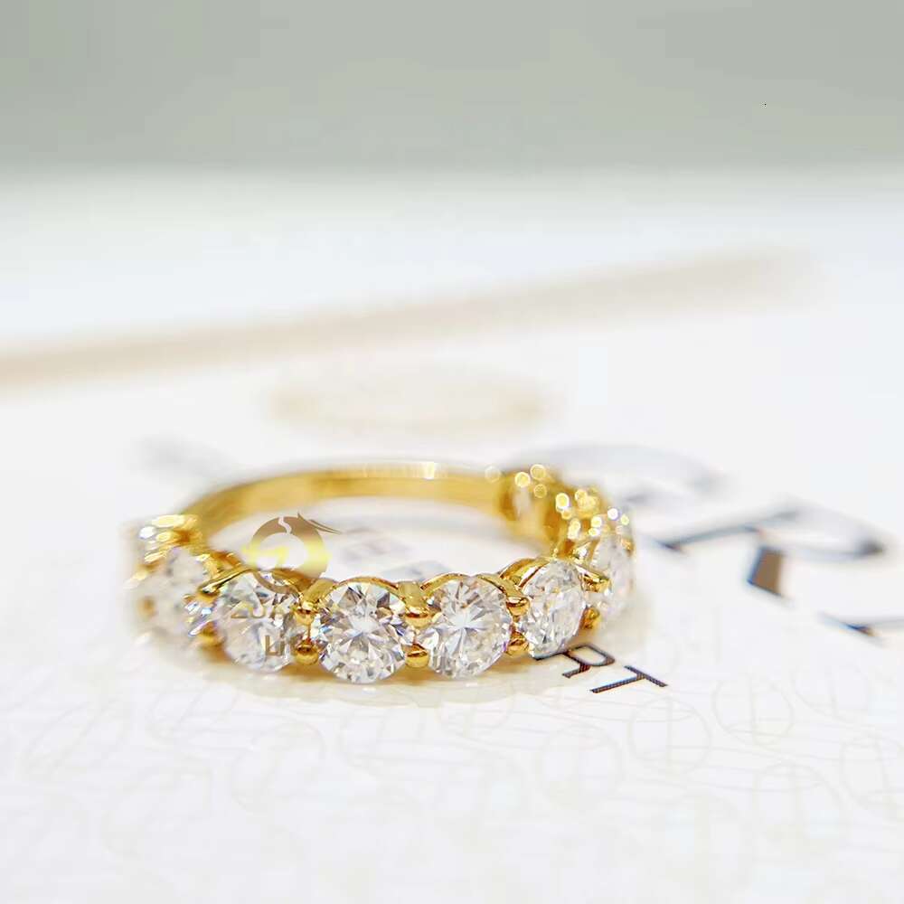 Popular Hot Sale Basket Set D/VVS Round 4.0mm Half Eternity Moissanite Ring Band 18k Gold Ring