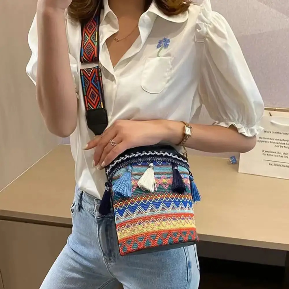 Ethnic Style Womens Bag Tassel Colorful Crossbody Bags Fashion Woven Shoulder Trend Bucket Messenger Niche 250514