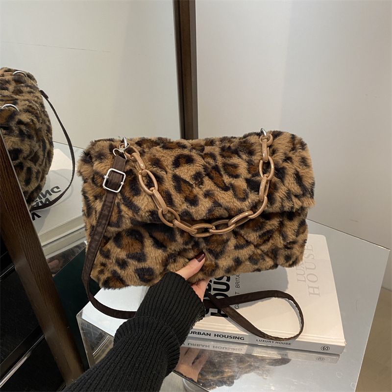 2025 Spring New Luxury Bag Trendy Simple Personalized Single Shoulder For Women Stylish Texture Soft And Sticky New Free Delivery Designer Bag Plush U