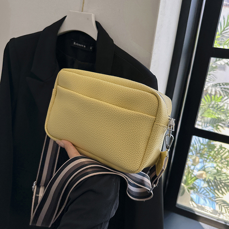 Free Delivery Designer Bag Trendy 2025 Fashion Casual Solid Color Crossbody Women's Wide Strap Single Shoulder Small Square Bag Luxury Bag