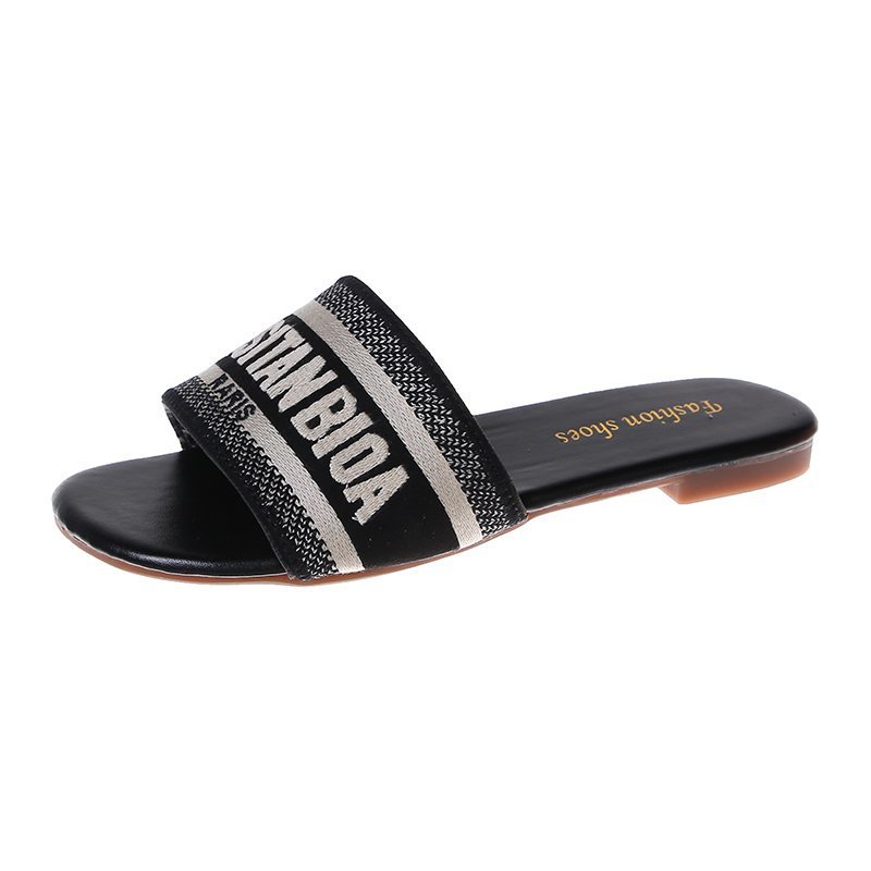 Free shipping new designer Slippers womans flat Slipper Embroidered letter sandal beach vacation outdoor shoes