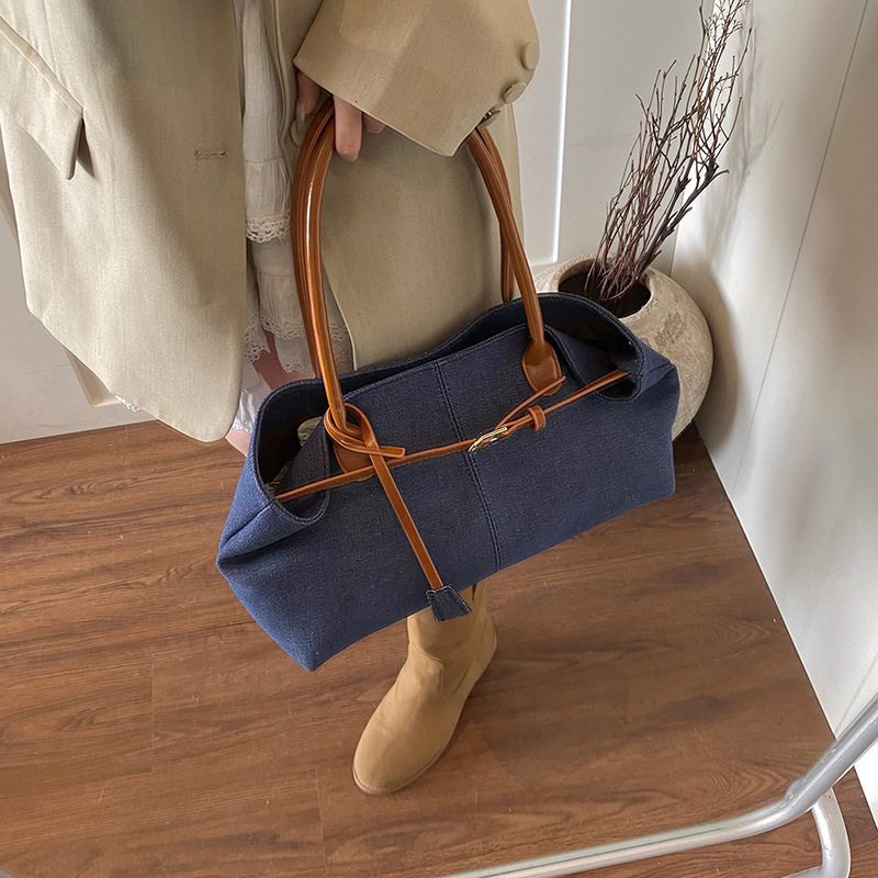 Commuting large capacity denim cloth for women 2025 new spring and summer contrasting color handbag, casual single shoulder tote bag