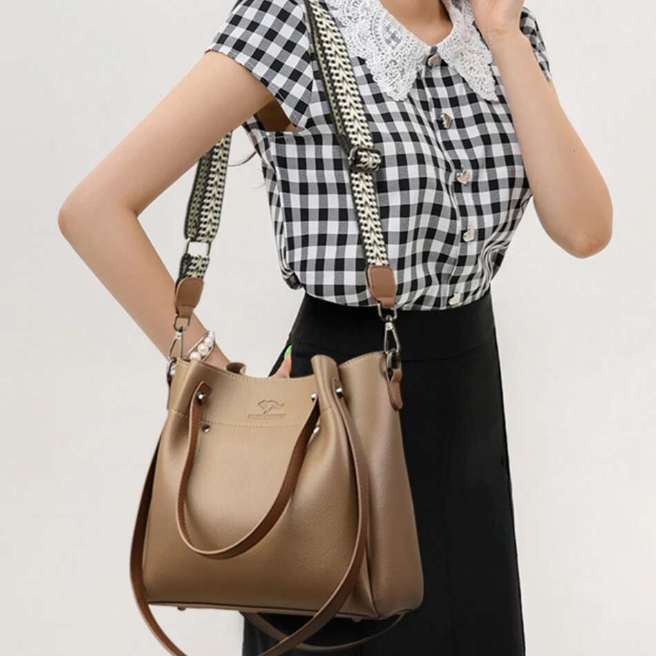 Genuine High Quality Leather Shoulder Crossbody Bags for Handbags Women Large Capacity Soft Tote Messenger Bag