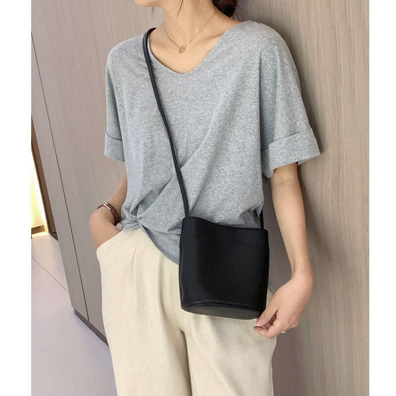Simple Small Bucket Genuine Leather 2025 New Model, Top Layer Cowhide Single Shoulder Armpit Crossbody Women's Bag, High-End Feeling