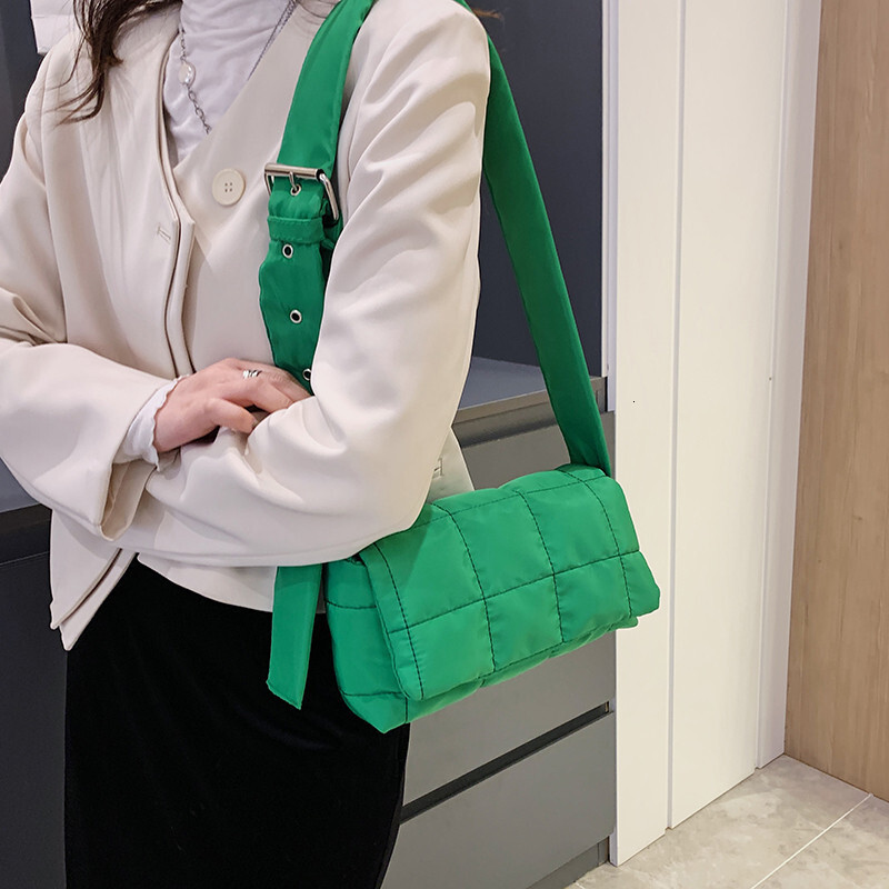 Free Delivery Designer Bag 2025 Instagram Fashion Trend Net Red Solid Sponge Pillow Nylon One Shoulder Crossbody Space Cotton Bag Luxury Bag