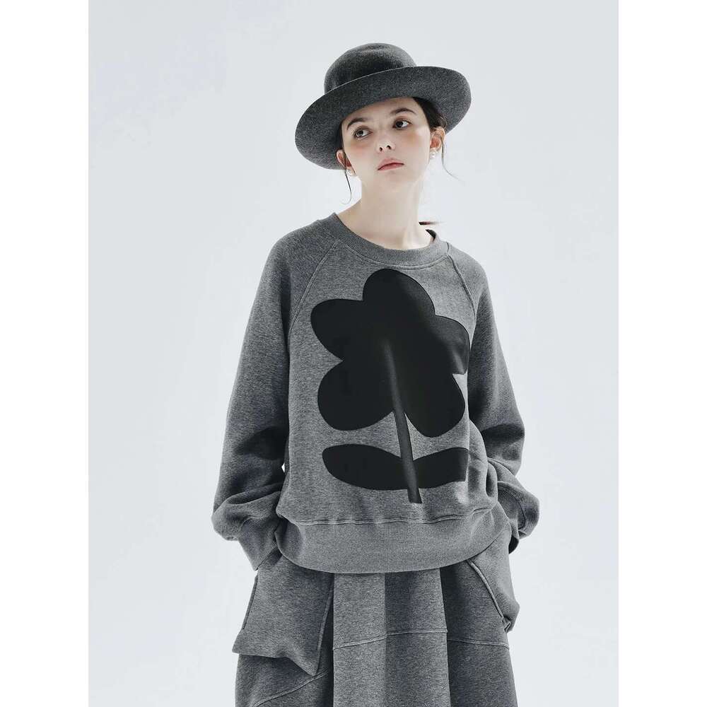 Imakokoni 2023 New Original Air Layer Flowers Grey Round Neck Hoodie Women Spring And Autumn 234270 Designer