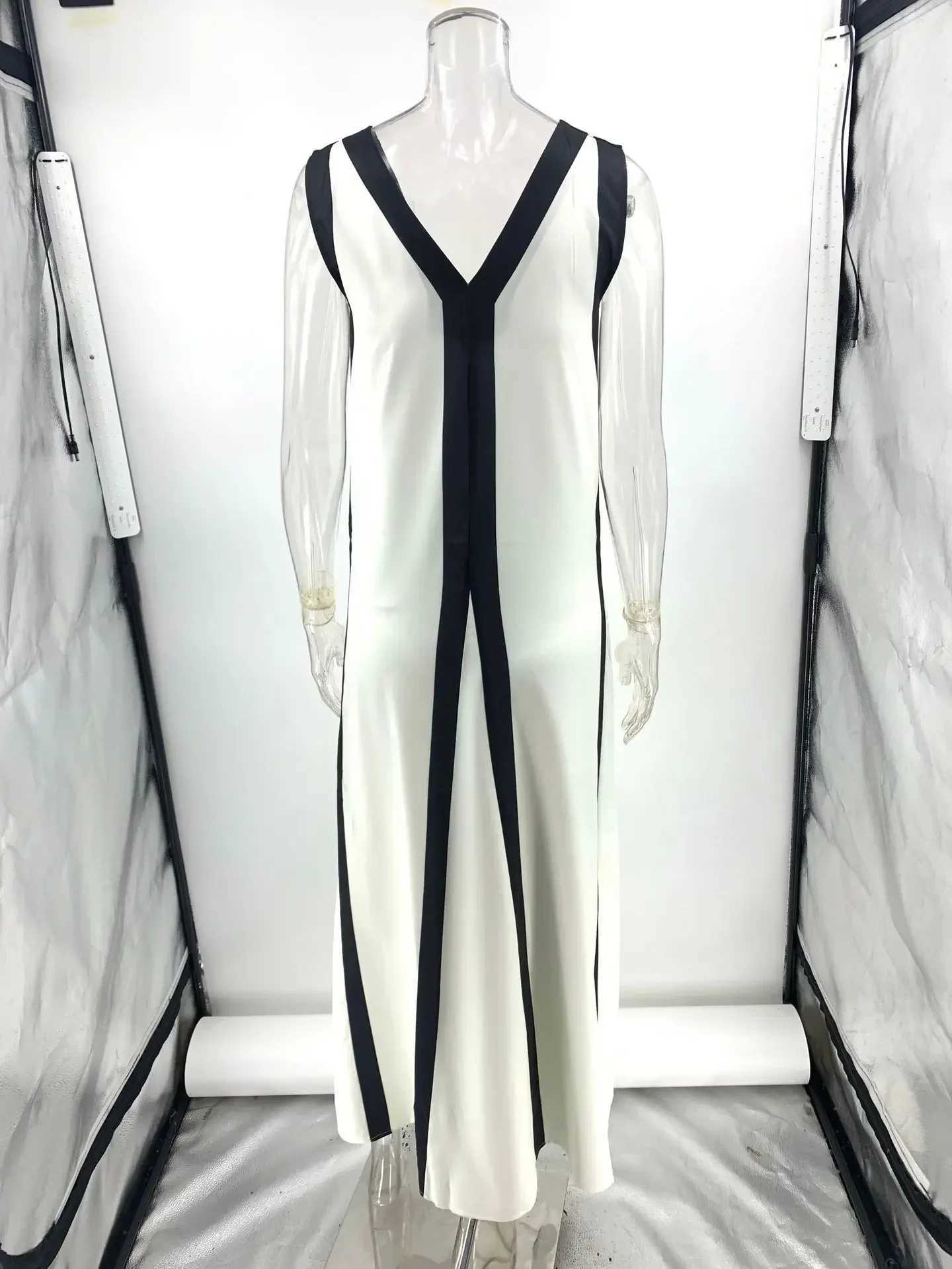 2025 Summer Women Long Dress Sexy V-neck Sleeveless Backless A-line Elegant Dresses Female Fashion Casual Holiday Beach ClothesXJ250514