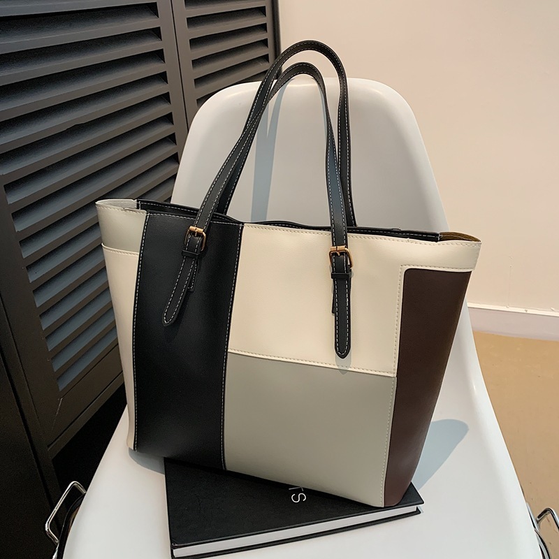 Free Delivery Designer Bag Big For Women 2025 Trendy Korean Edition Large Capacity Simple Single Shoulder Splicing Color Contrasting Tote Bag Hand Lux