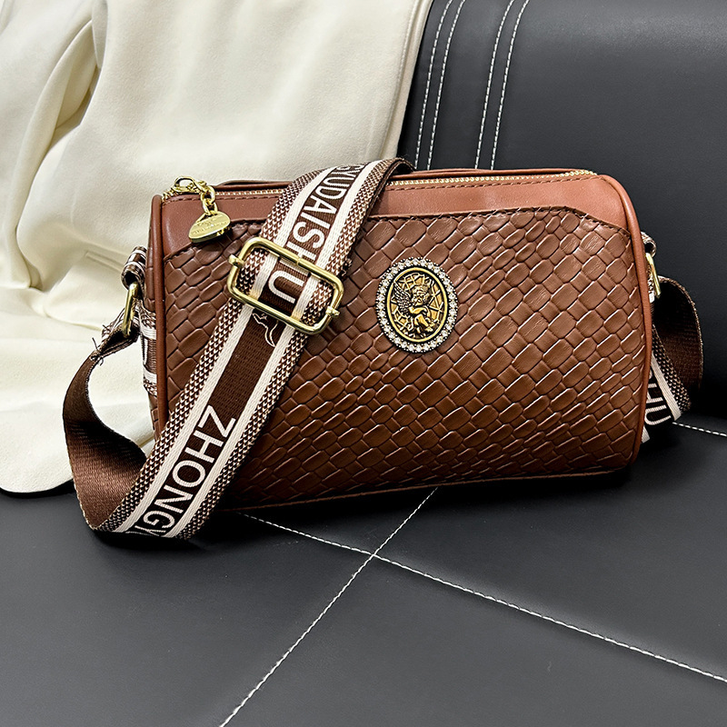 High Quality New Free Designer Bag, Simple Women's Soft Leather Boston Pillow 2024 New Fashionable Commuting Multi Compartment Shoulder Bag