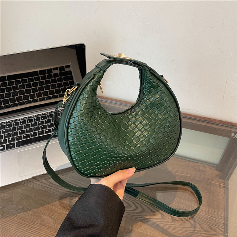 Free Delivery Designer Bag Handheld Single Shoulder Crossbody For Women In The Spring Of 2025 Fashionable Simple Casual Trendy And Stylish Crescent Lu
