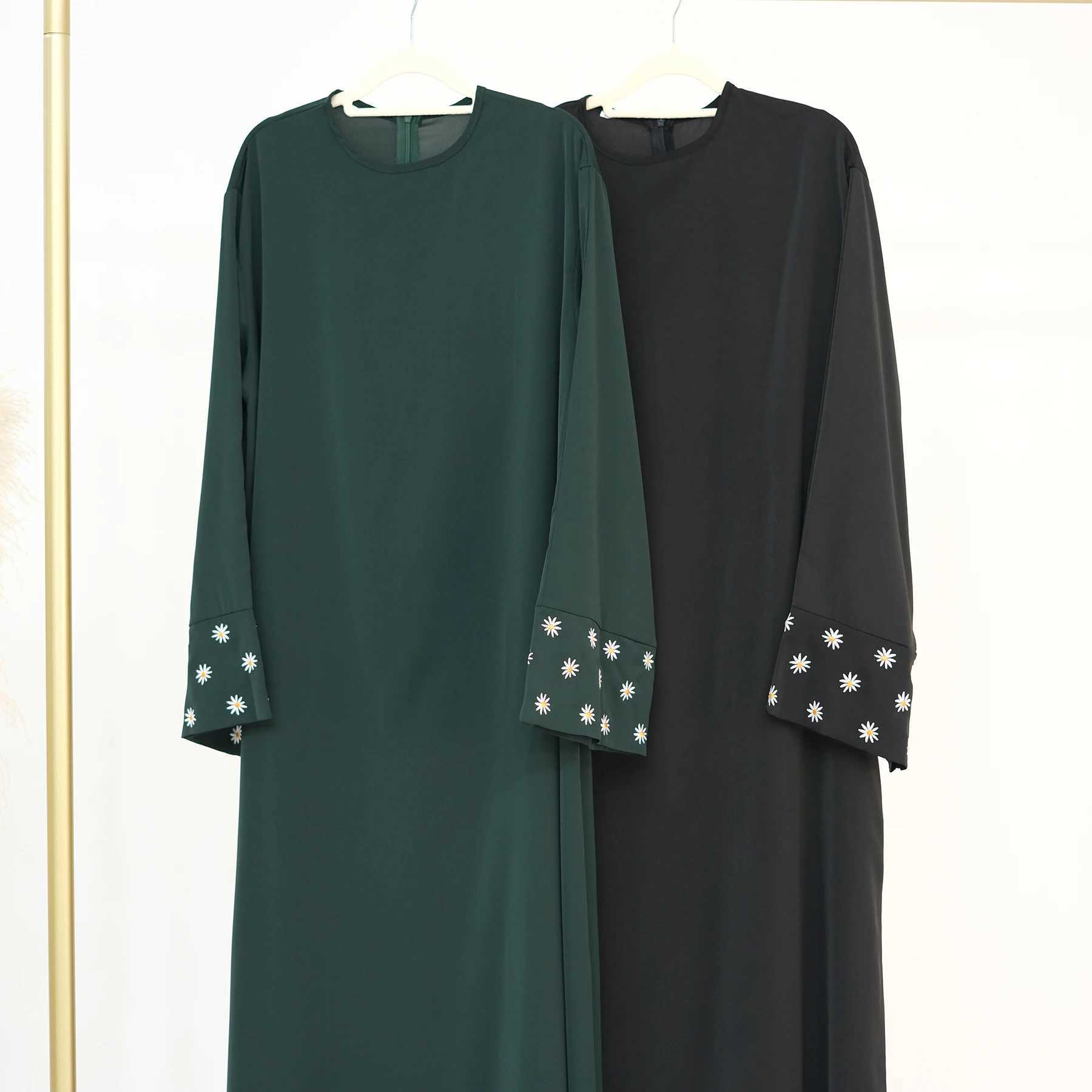Daisy Embroidered Closed Abaya Muslim Dress for Women Dubai Turkish Islamic Clothing Loose Hijabi Robe Ramadan Eid Summer X250514
