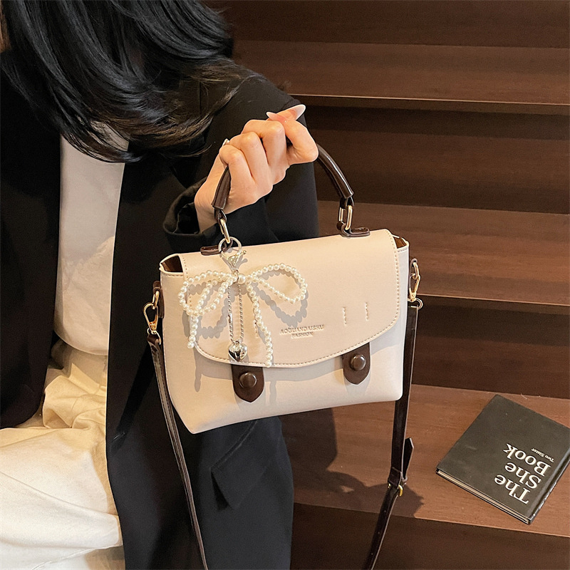 Small square with niche design 2025 new trendy handbag, single shoulder crossbody bag