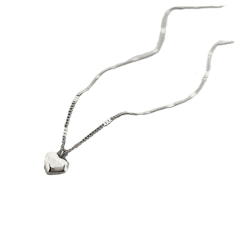 New exquisite love pendant from Japan and South Korea, simple metal peach collarbone chain necklace, with temperament heart necklace