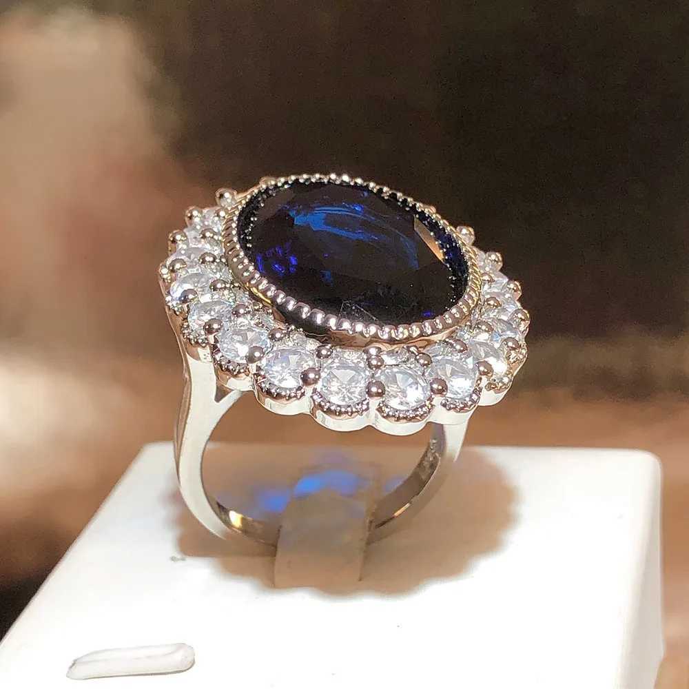 NEW Domineering Sphire Grand Oval Diamond Couple Ring for Women Dark Blue Geometric Silver-Plated Anniversary Gift JewelryXJ250514