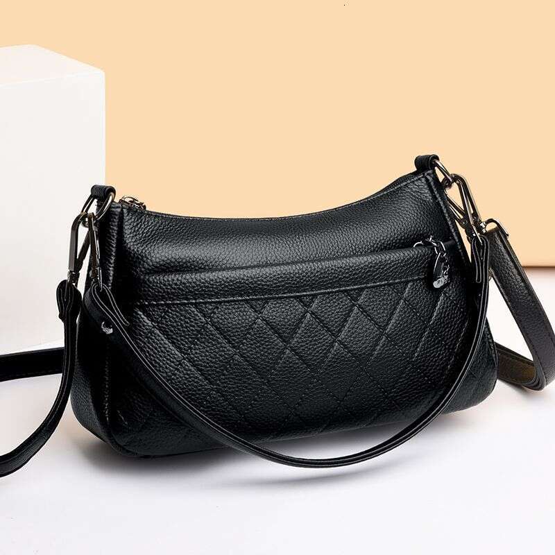Real soft leather mother new 2025 fashionable and versatile single shoulder crossbody bag, women's hand-held armpit