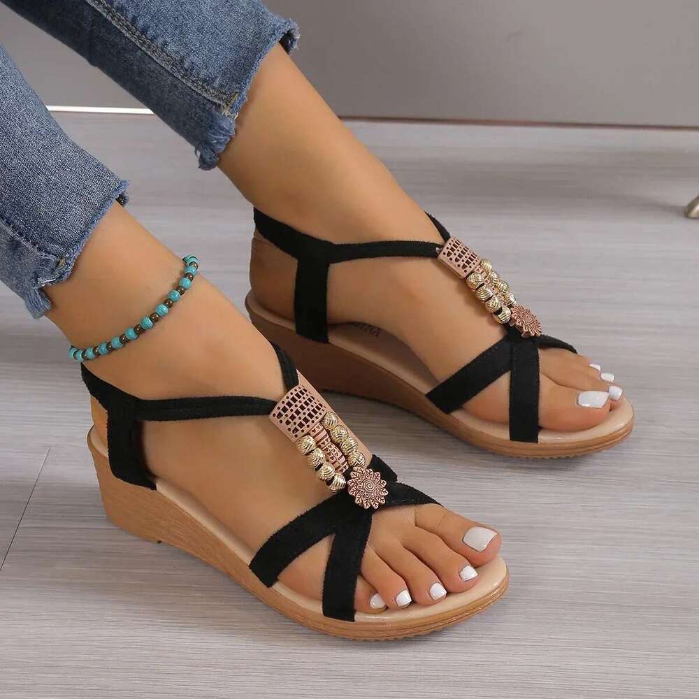 Hot Seller New Women's Flat Heel Beaded Bohemian Open Toe Sweet Student Beach Shoes Sandals Women
