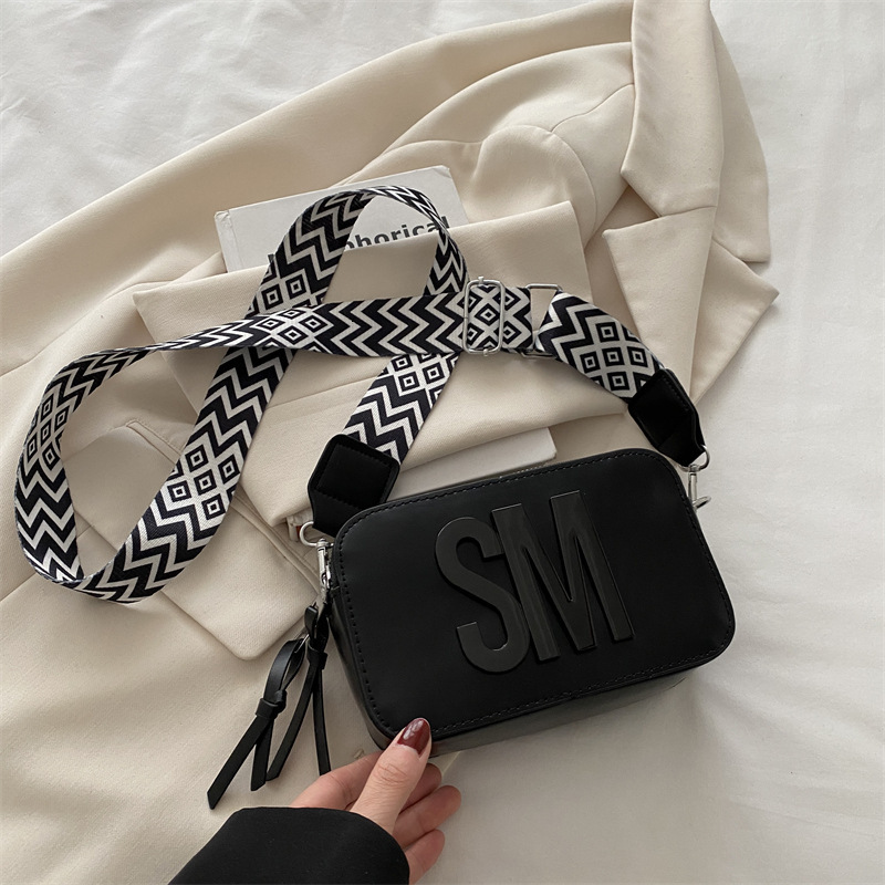 New Free Delivery Designer Bag Casual And Versatile Square 2025 Luxury Bag New Camera Bag Women's Crossbody Ins This Year's Popular Single S
