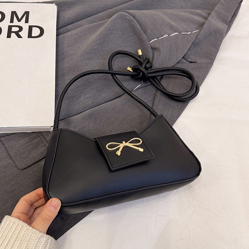Simple And Casual Luxury Bag Solid Color 2025 Spring New Butterfly Bow Fashion Design Single New Free Delivery Designer Bag Shoulder Underarm Small Sq