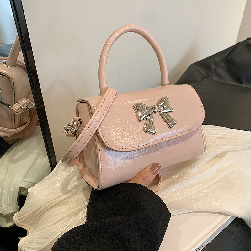 Free Delivery Designer Bag Bow Fashion Hand 2025 Spring Versatile Instagram One Shoulder Crossbody Western Gentle Small Square Bag Luxury Bag