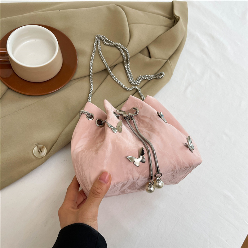 Free Delivery Designer Bag Niche Design Pleated Drawstring Butterfly Shoulder Crossbody 2025 Autumn New Style High End Versatile Chain Bucket Luxury B
